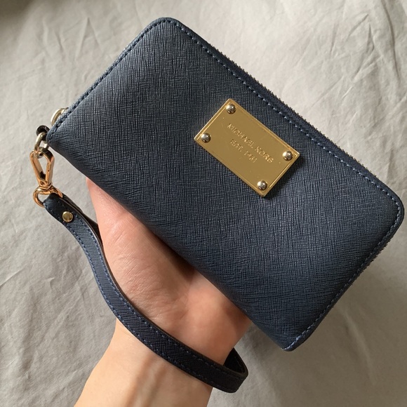 Michael Kors Saffiano Leather Zip Wallet/Wristlet - Picture 3 of 9